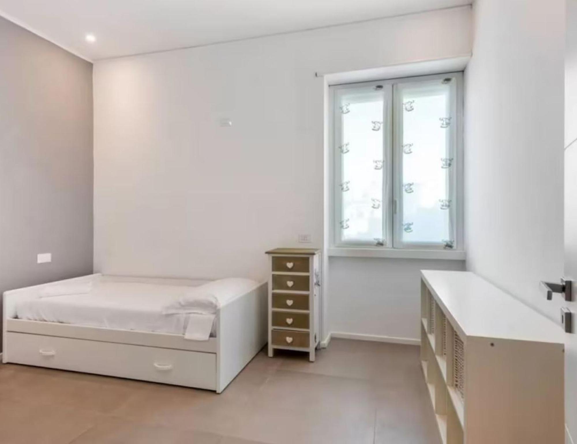Apartment Ampli De 3-habitacions A Rom