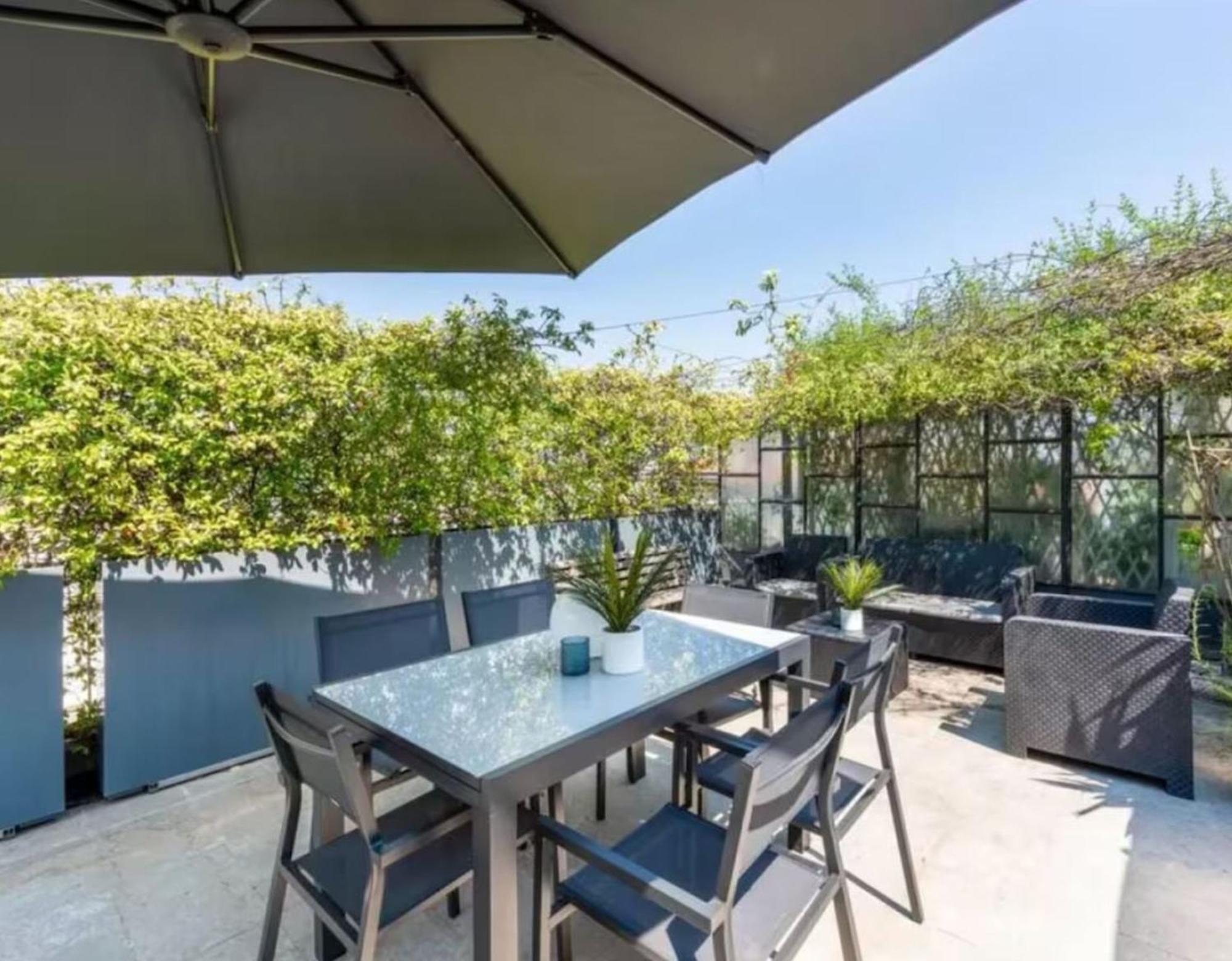 Ampli De 3-habitacions A Apartment Rom