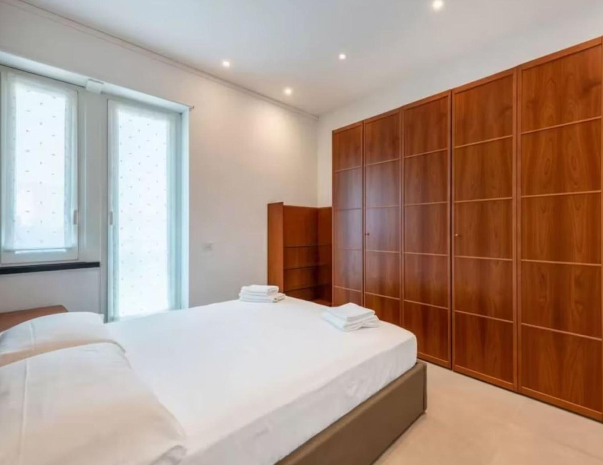Ampli De 3-habitacions A Apartment