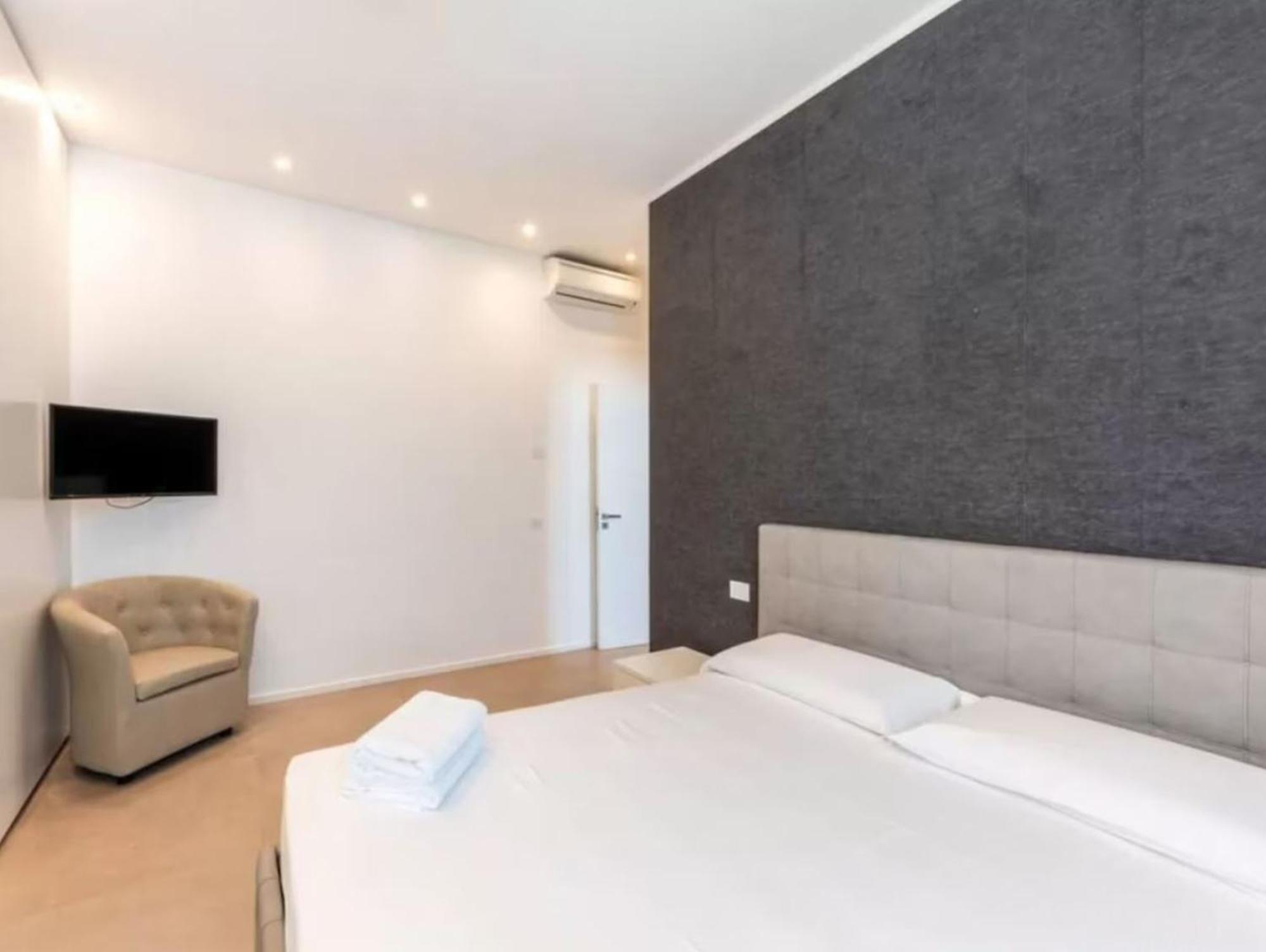Ampli De 3-habitacions A Apartment *