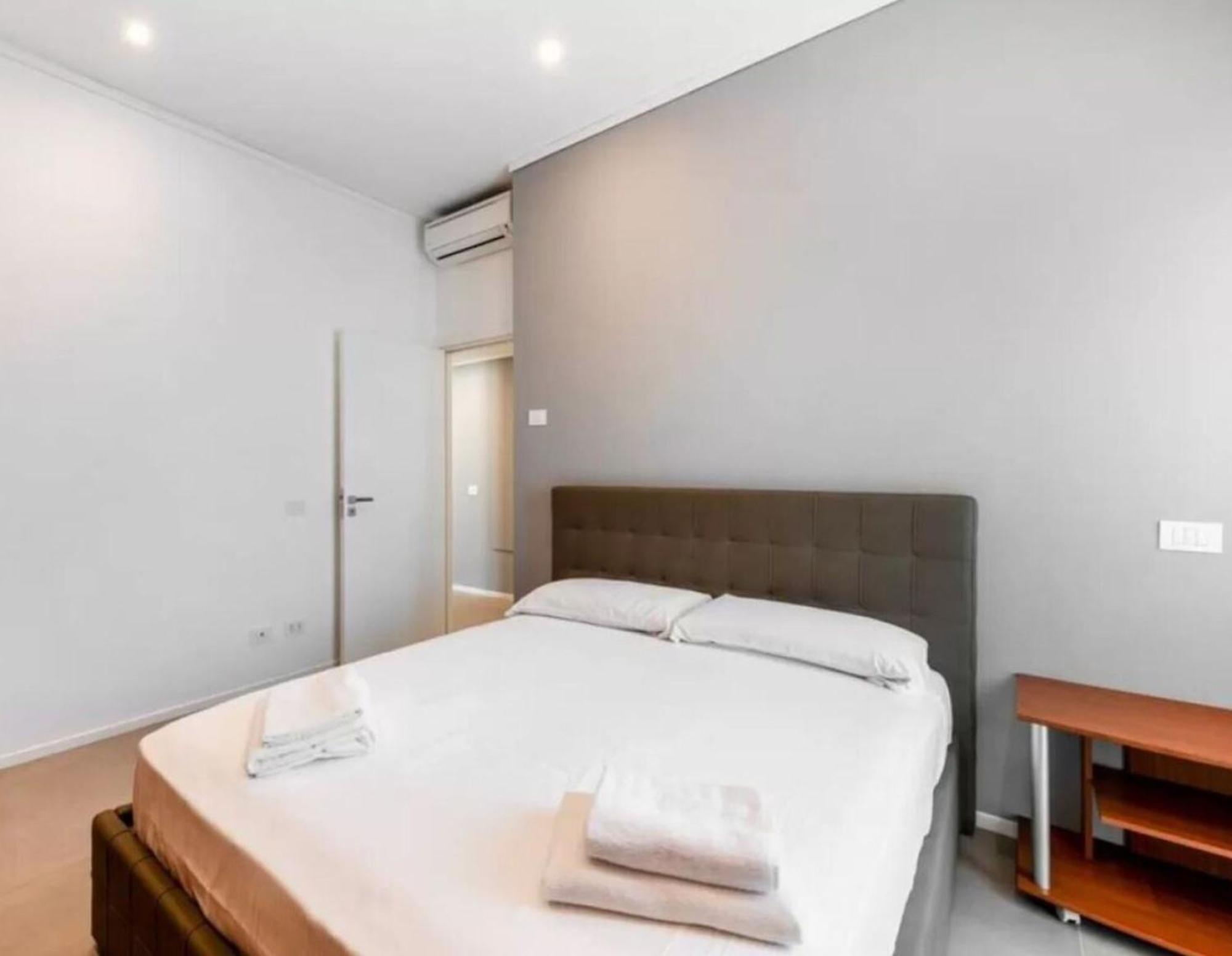 Ampli De 3-habitacions A Apartment Rom
